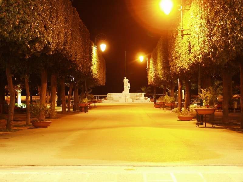 Eingang zum Park in Trani