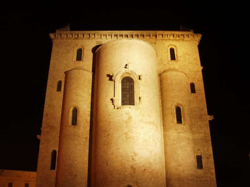 Rückseite der Katedrale von Trani