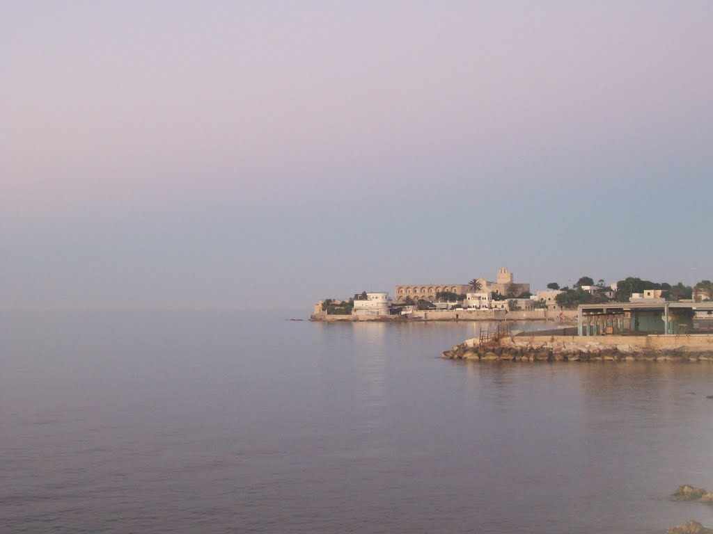 Monastero  di Colonna visto  dal lungomare