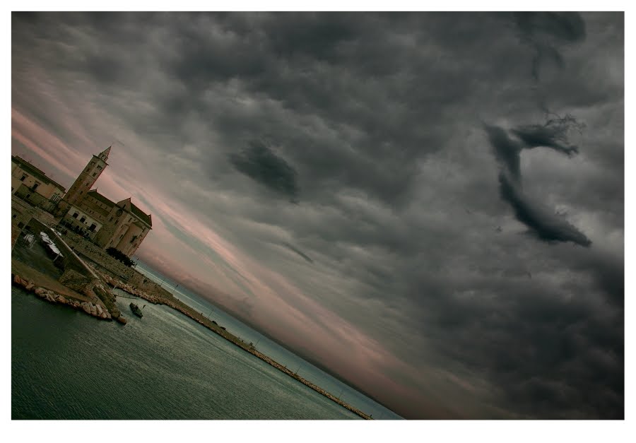 Trani, la Cattedrale e la tempesta