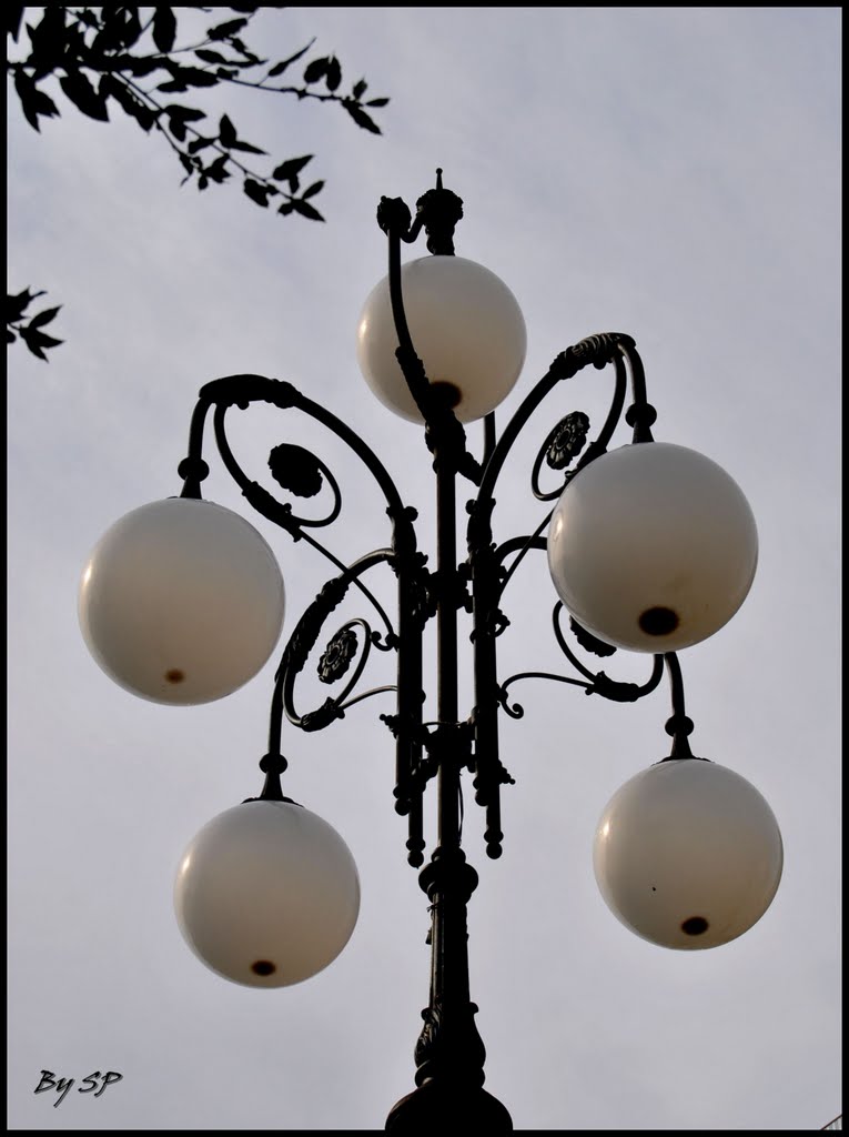 Lampione piazza della libertà (trani)