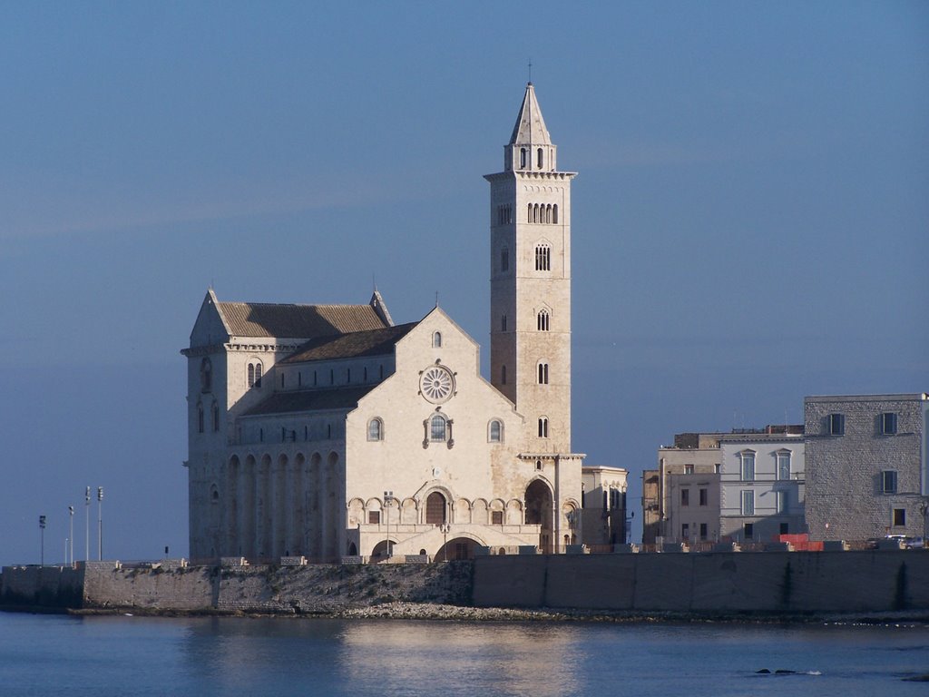 Trani - La Nave di Pietra sul Mare