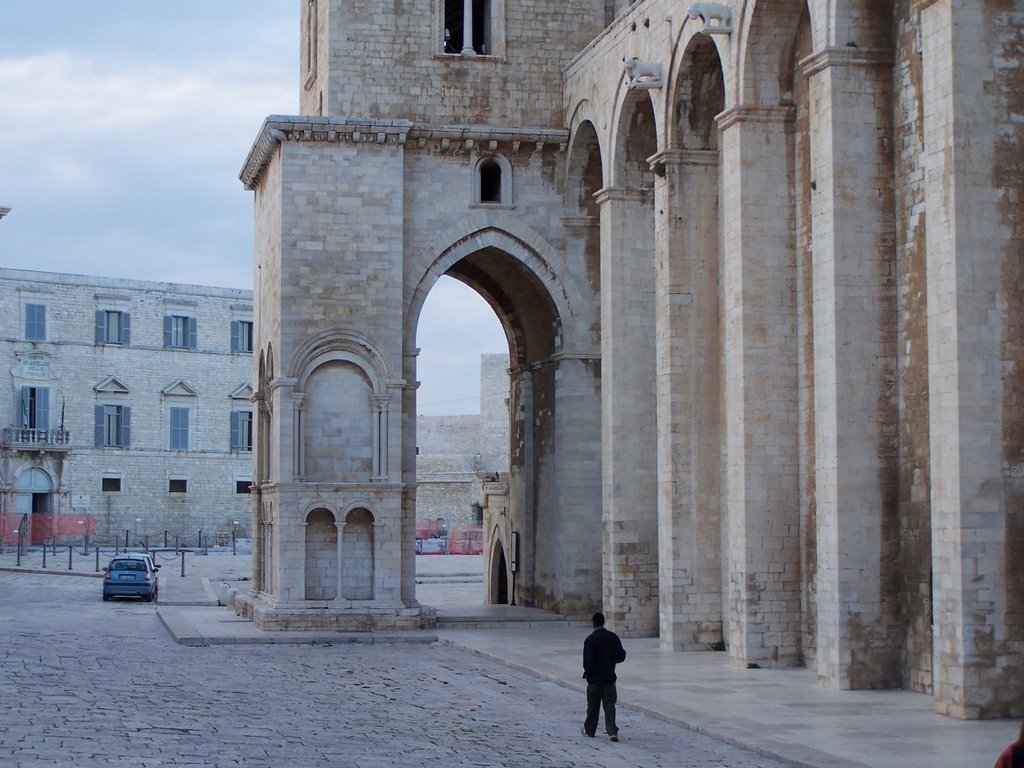 Trani - LArco del Campanile del Duomo