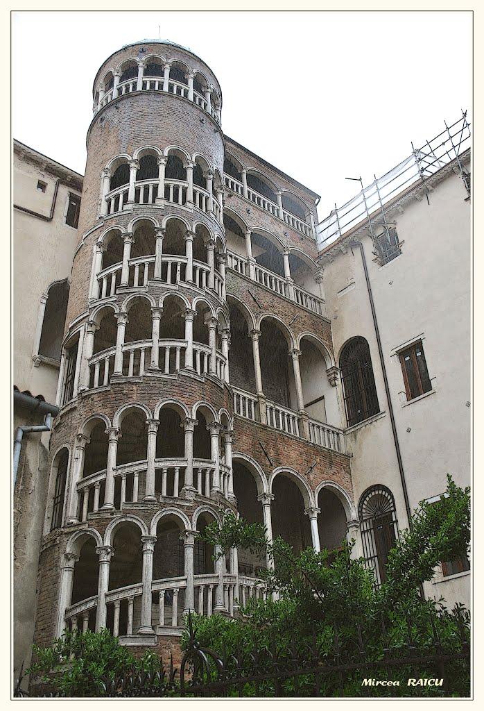 Scala Contarini del  Bovolo ( under the rain...)