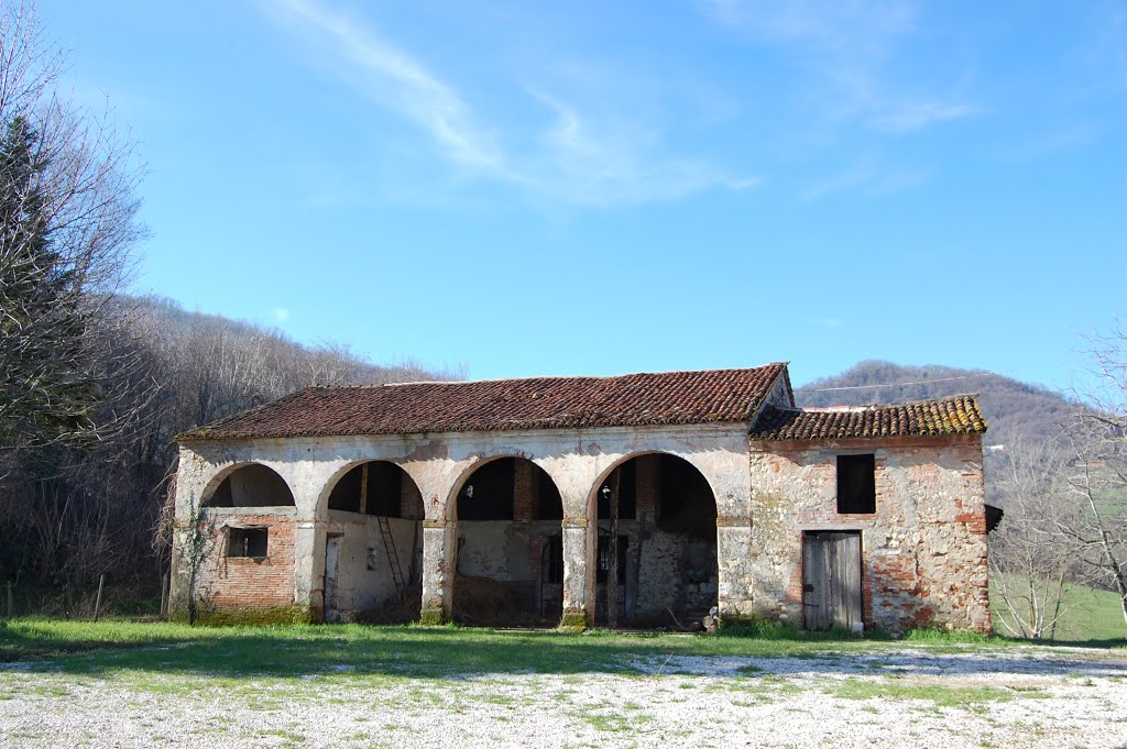 Casa Botesin. La stalla. Castelnovo di Isola Vicentina, VI. Italia