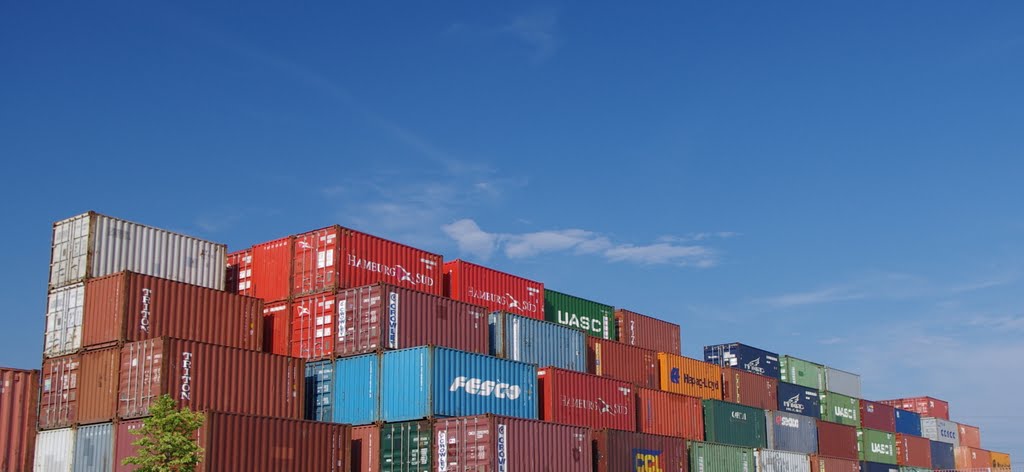 Una montagna di containers