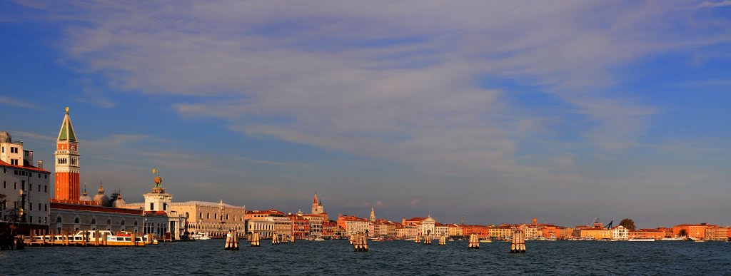Panorama einer zauberhaften Stadt - please enlarge