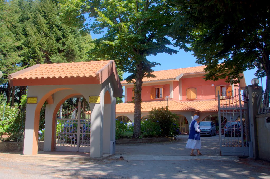 Ingresso Casa Nazareth Villa Rosa