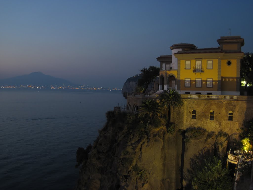 Nightview of Villa Nicolini and Vesuvio (SantAgnello)