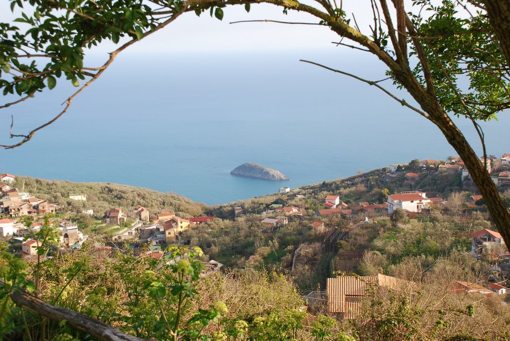 SantAgata sui Due Golfi: veduta di Torca e isola Isca
