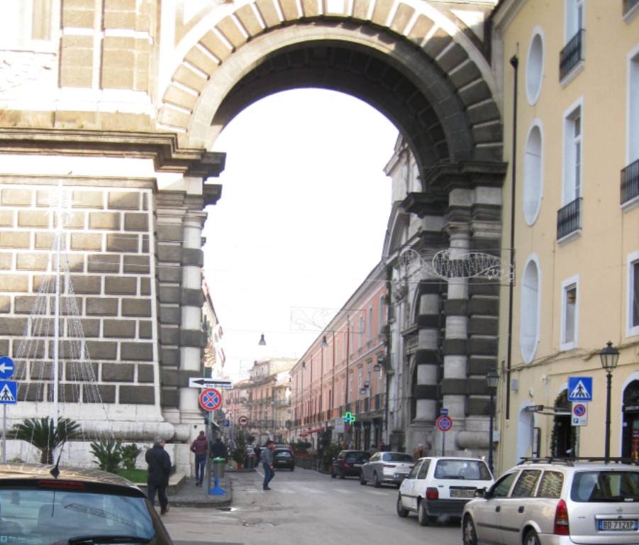 Particolare di Porta Napoli