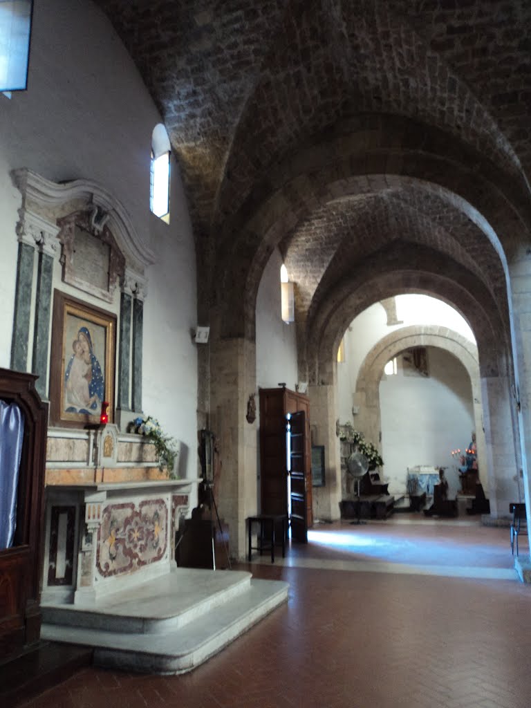Interno della chiesa di Santa Maria a Piazza