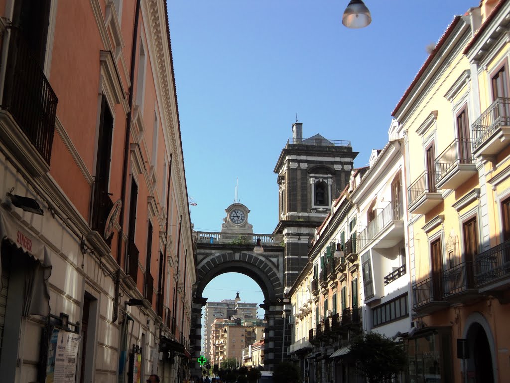 Via Roma e Arco dellAnnunziata (Porta Napoli)