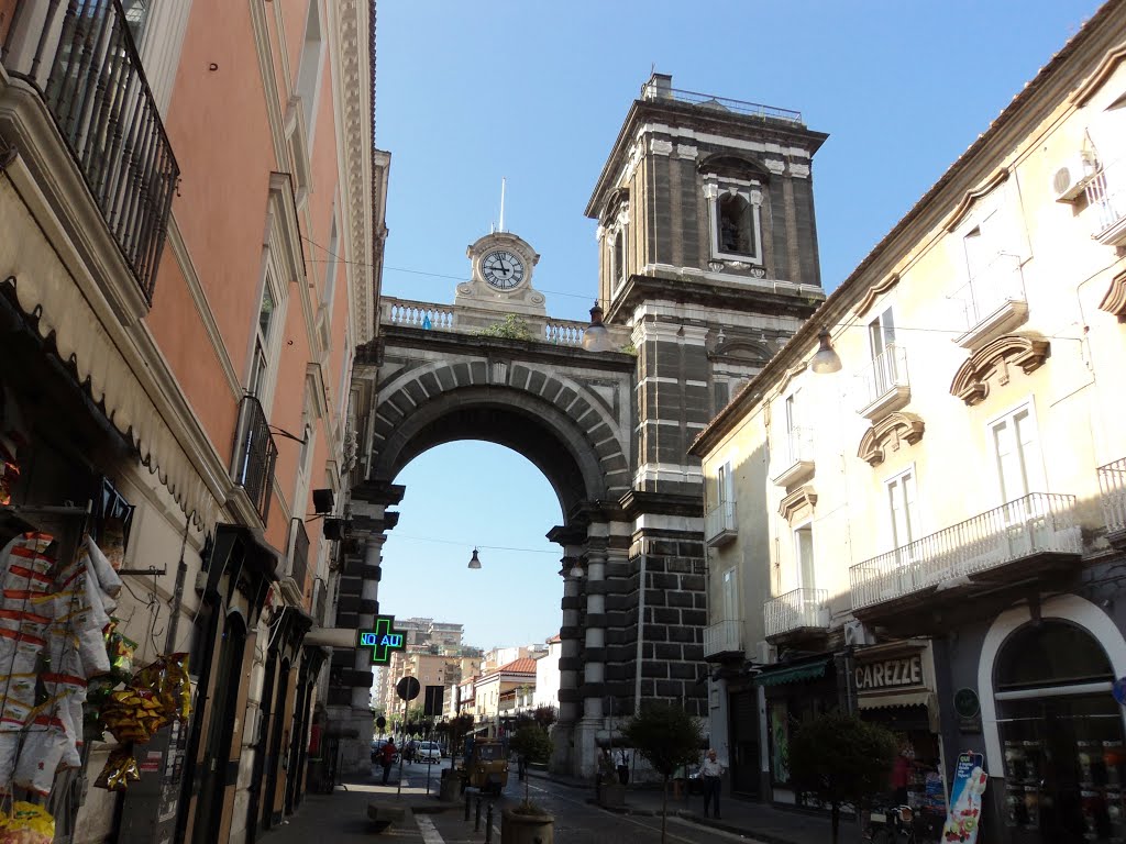 Arco dellAnnunziata (Porta Napoli)