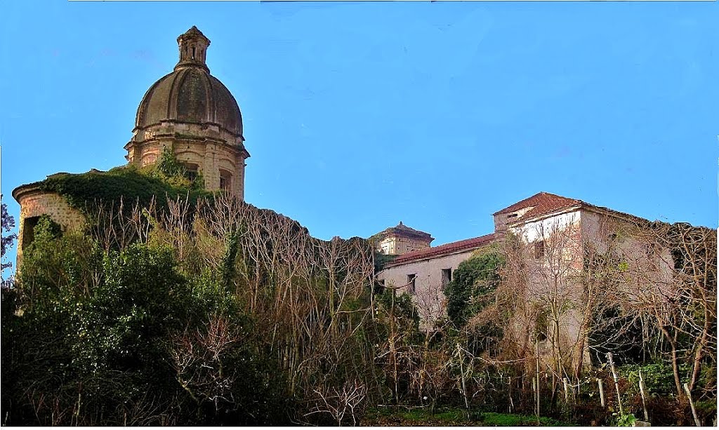 Panoramica chiesa abbandonata