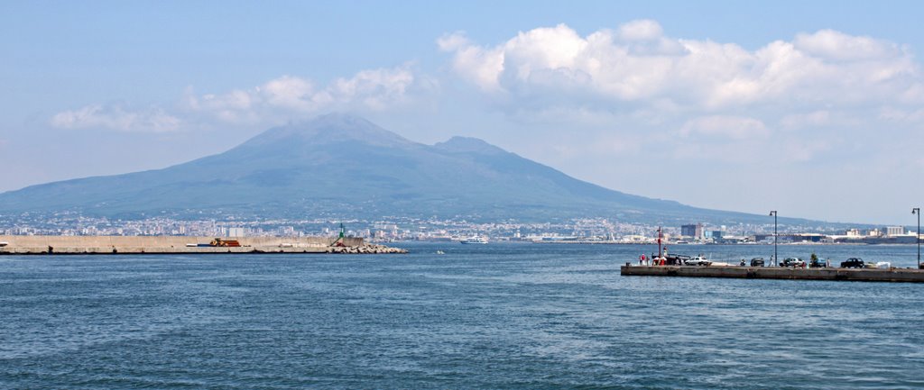 Vesuvio dal porto di Castellamare di Stabia