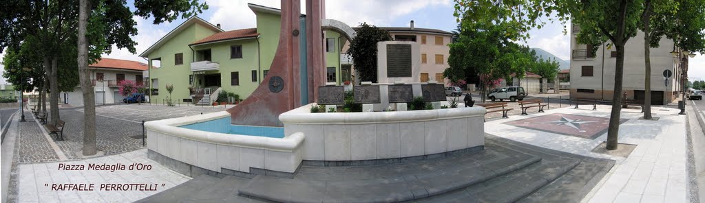San Michele di Serino (AV) - Piazza MOVM Raffaele Perrottelli
