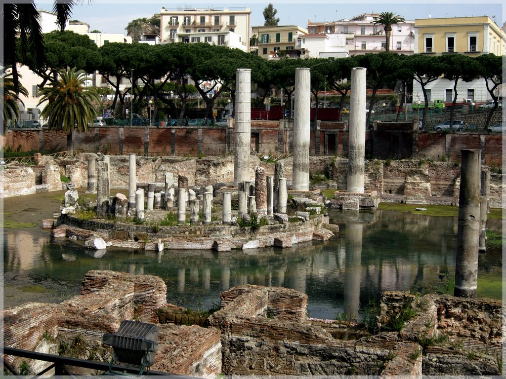 Pozzuoli...tempio di Serapide