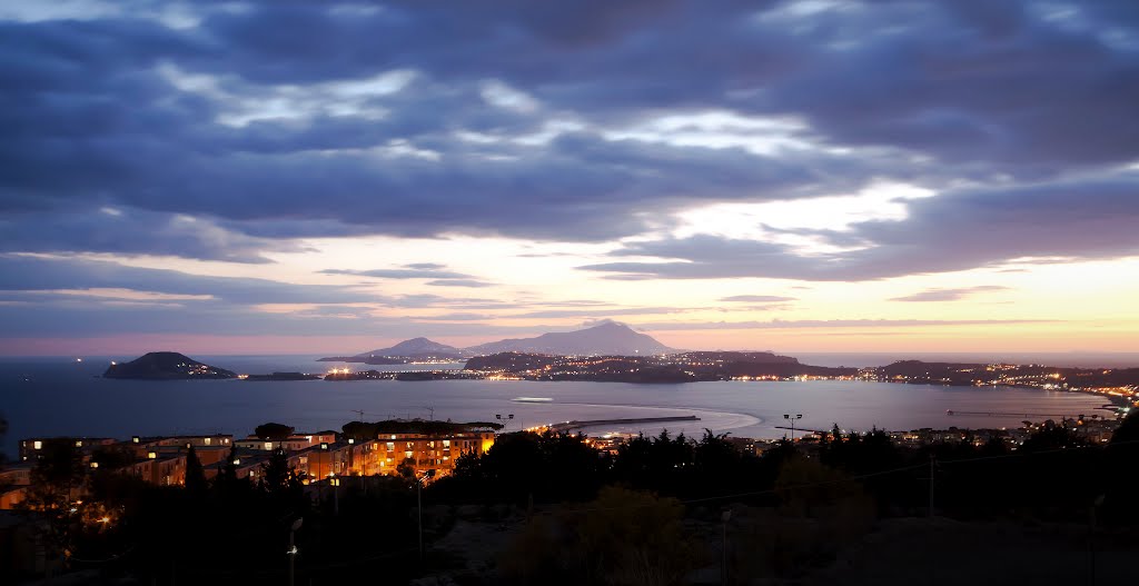 Golfo di Pozzuoli... in notturna