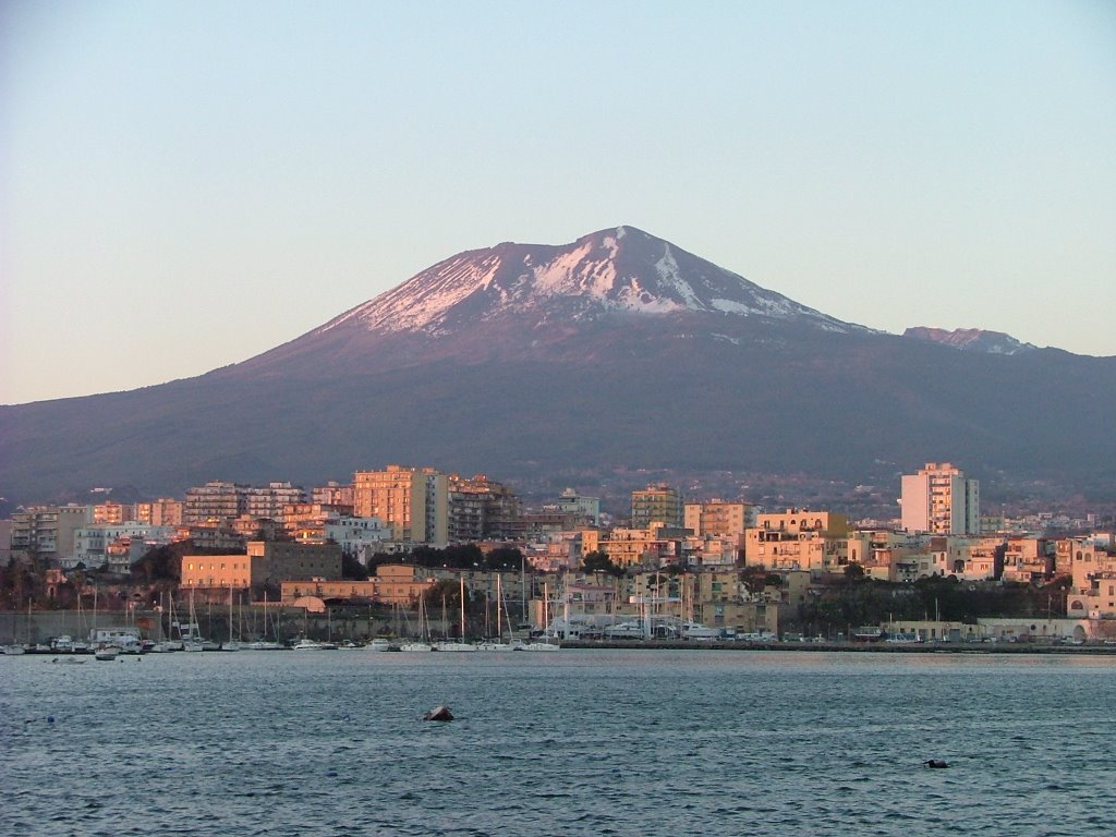 Vesuvio dal Porto di Torre Annunziata