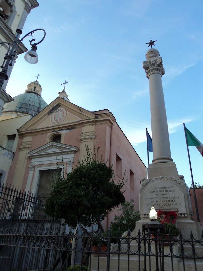 Monumento ai caduti e chiesa di Santa Maria delle Grazie