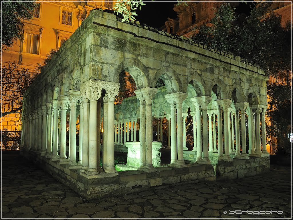 Genova: Chiostro di SantAndrea