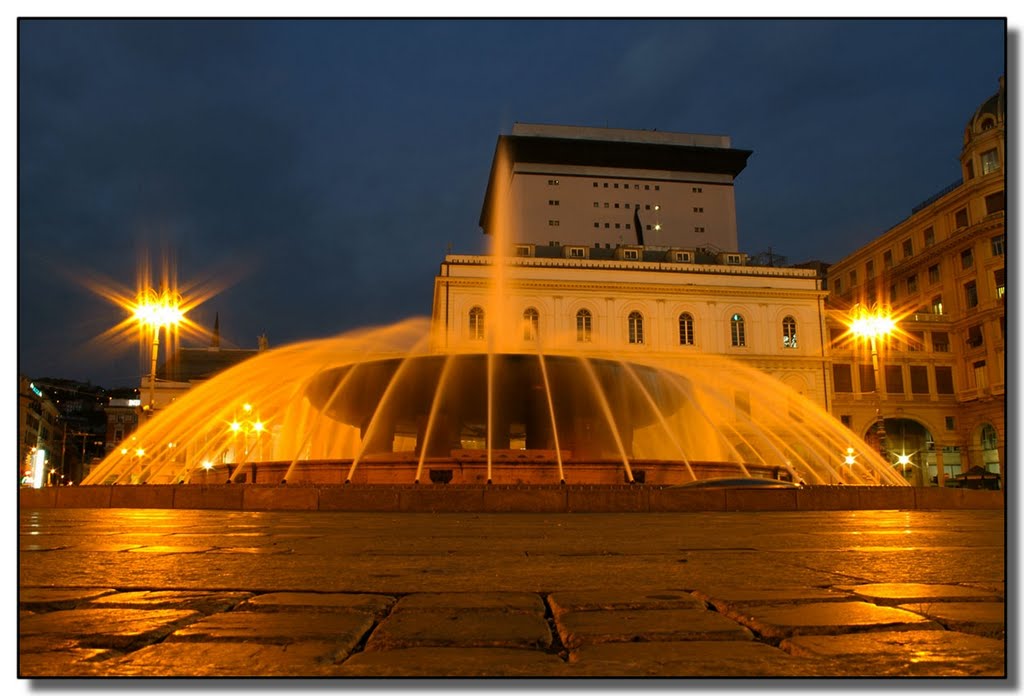 #188 Ground level-Genova, piazza De Ferrari...NOTTURNO. ITALY