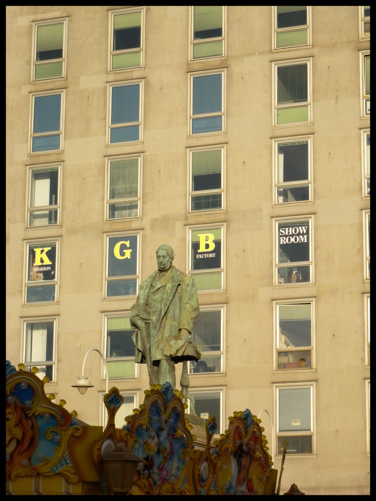 KGB, Piazza Caricamento, Genova