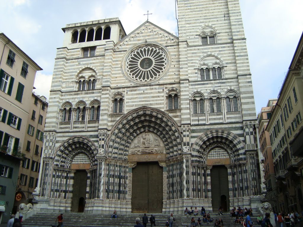 Frente completo de la Catedral de San Lorenzo -Genova