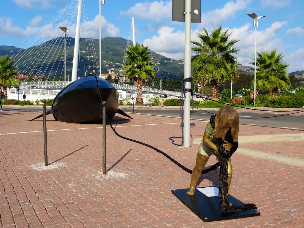 Escultura en el puerto de Spezia
