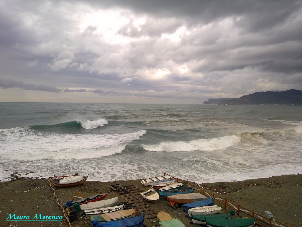 Savona, forte mareggiata vista dal Prolungamento a Mare (allerta meteo del 08 Novembre 2011)