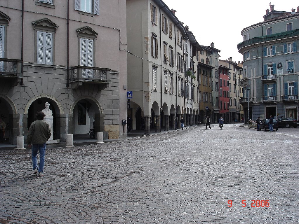 Bergamo - Praça Pontida - Vilson Flôres