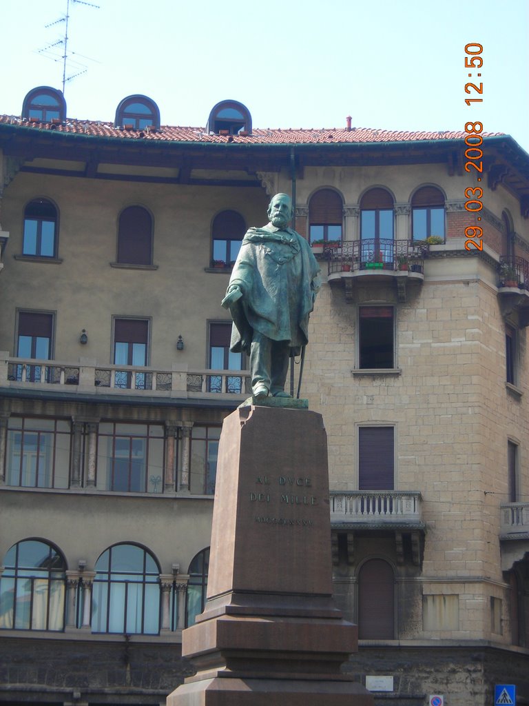 Bergamo, Rotonda dei Mille (Statua di Garibaldi)