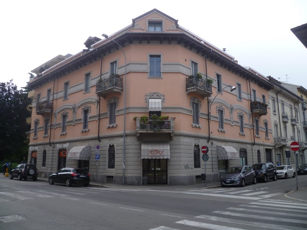 Busto Arsizio - Palazzo Liberty angolo via Mameli via Bixio