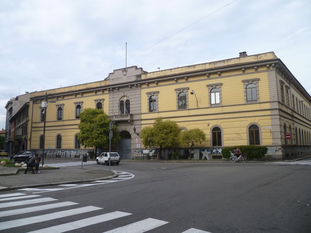 Busto Arsizio (VA) - liceo artistico in piazza Trento e Trieste