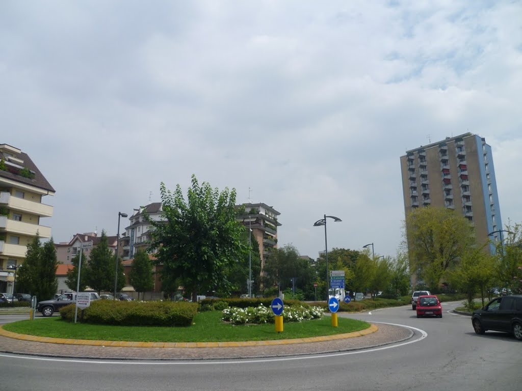 Busto Arsizio (VA) - Piazza Rodolfo Crespi