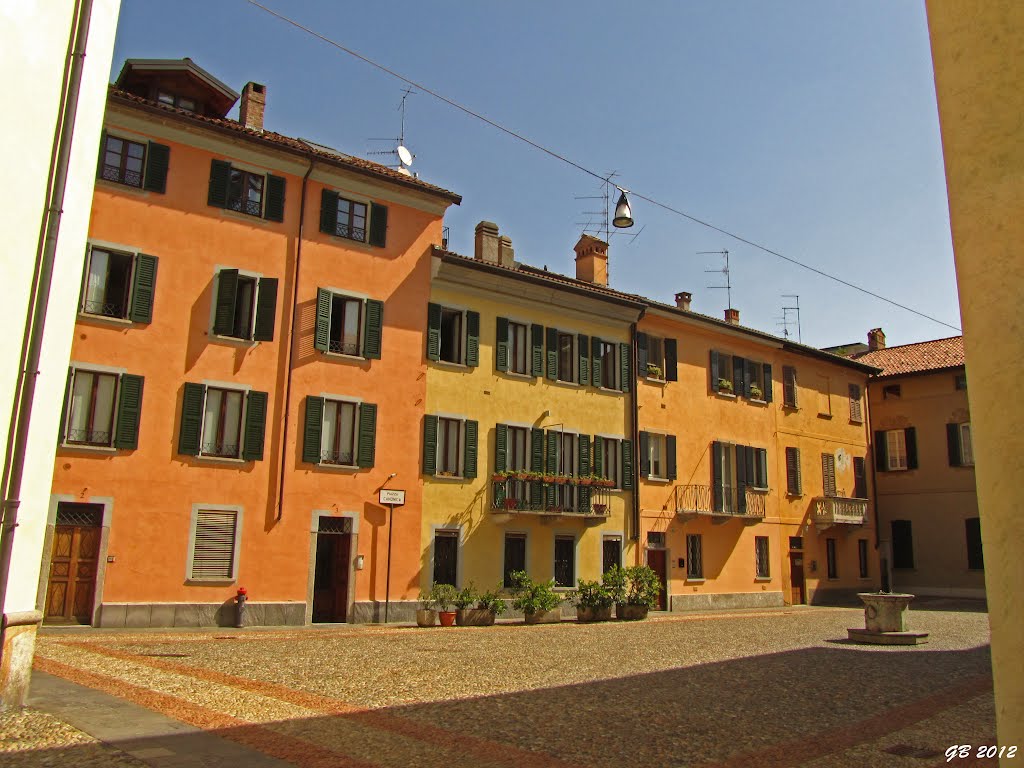 Varese - Piazza Canonica