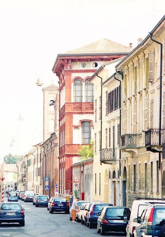 Via 11 febbraio con la scuola Realdo Colombo