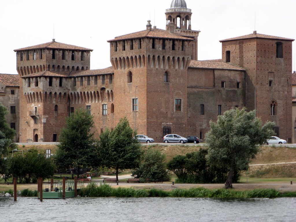 Mantova, castello di San Giorgio dal Lago di Mezzo