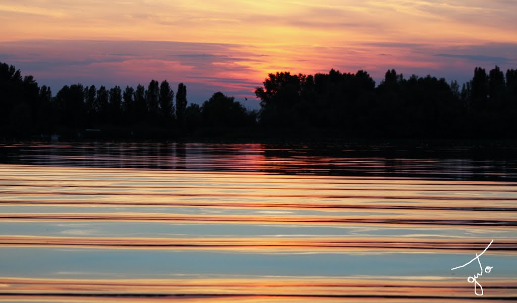 Mantova, la città dai mille tramonti - Soave onde di luce.