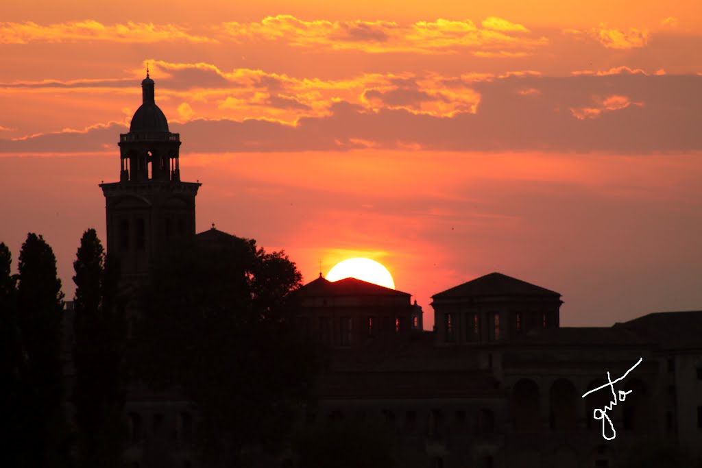 Mantova, la città dai mille tramonti - Dalla serie tramonto e campanile.