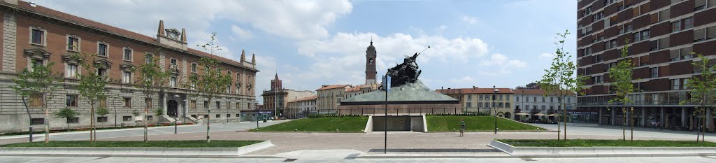 Piazza Trento e Trieste a Monza (MB) Italy   ©LizziR