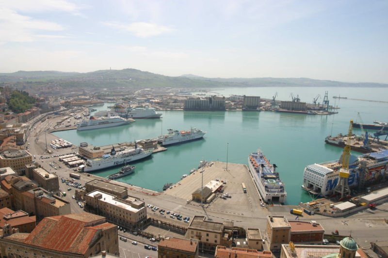 Hafen von Ancona Überblick