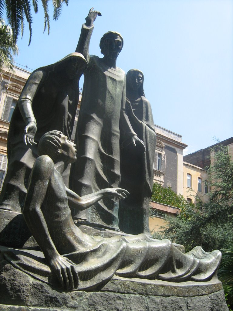Statua nellOspedale Santa Marta