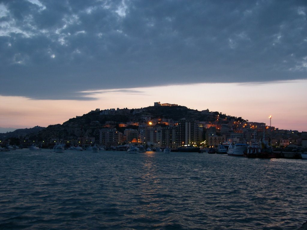 licata porto al tramonto