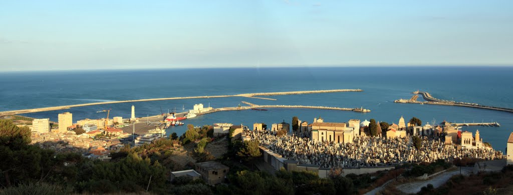 Panoramica del porto di Licata