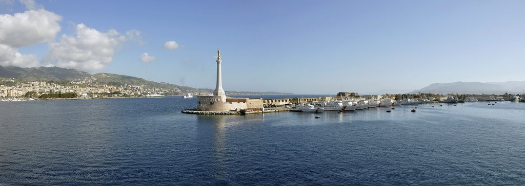 Madonnina del Porto. Messina.