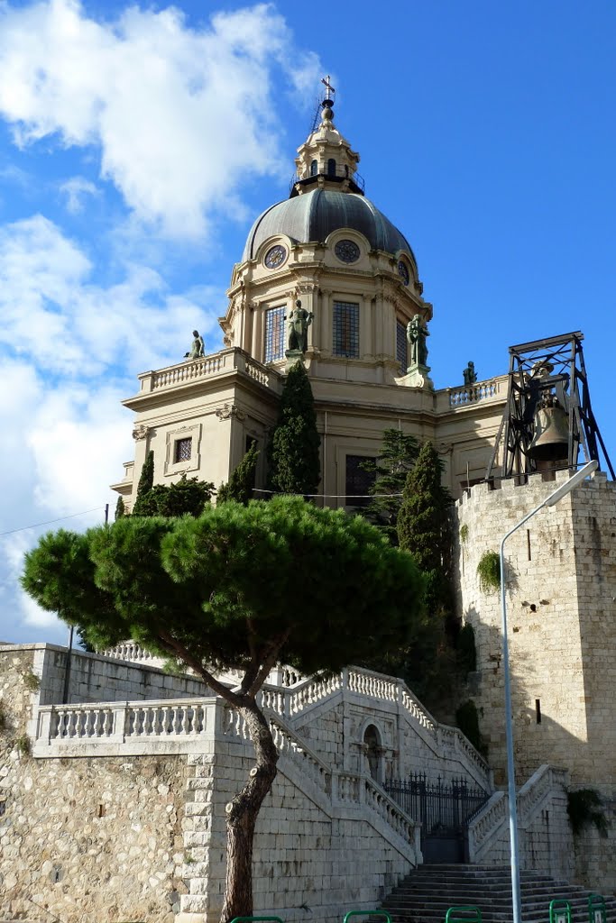 Die Kirche Christo Rei wurde mehrfach durch Erdbeben zerstört, Messina