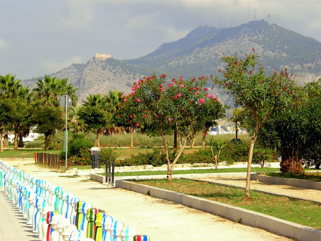 Palermo - rilassante periferia vicino al mare (odpočinkový okraj města blízko moře; relaxing outskirts near the sea), Sicilia, Italy