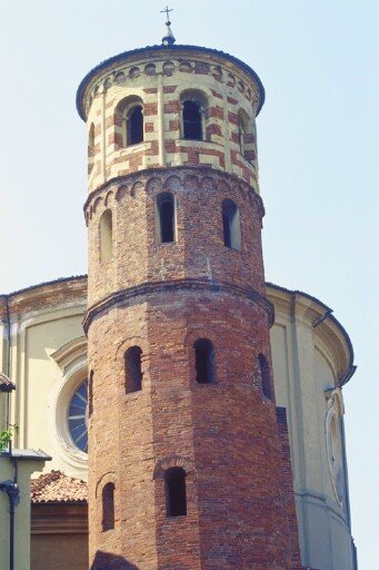 Torre rossa XIIéme siècle Asti